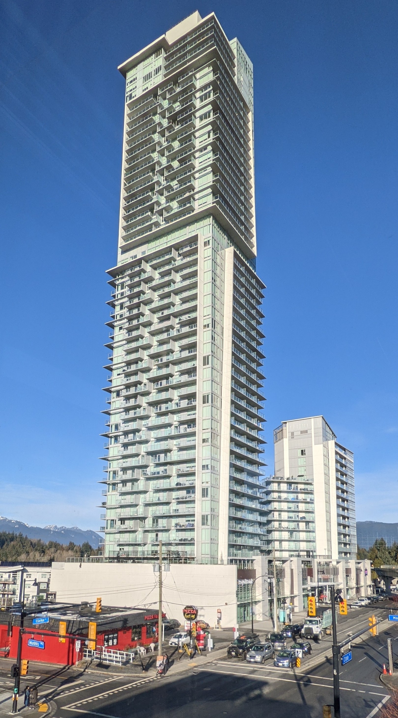 567 Clarke + Como